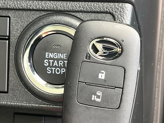 �y�L�[�t���[�V�X�e���z�J�o����|�P�b�g�ɓ��ꂽ�܂܂ł��h�A�̎{���E�������\�ȃX�}�[�g�L�[�𑕔��B�G���W���̃I���E�I�t�����J�M�����o���K�v����������Ƃ��Ă��֗��ł���