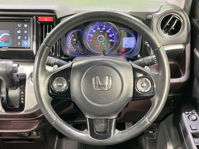 �y�����v�����X�e�A�����O�z�㎿�Ȋv���g�p���邱�ƂŁA��ɂ����������݂ƂĂ��^�]���₷���n���h���ł���