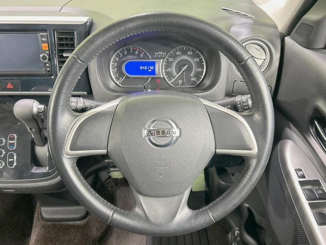 �y�����v�����X�e�A�����O�z�㎿�Ȋv���g�p���邱�ƂŁA��ɂ����������݂ƂĂ��^�]���₷���n���h���ł���