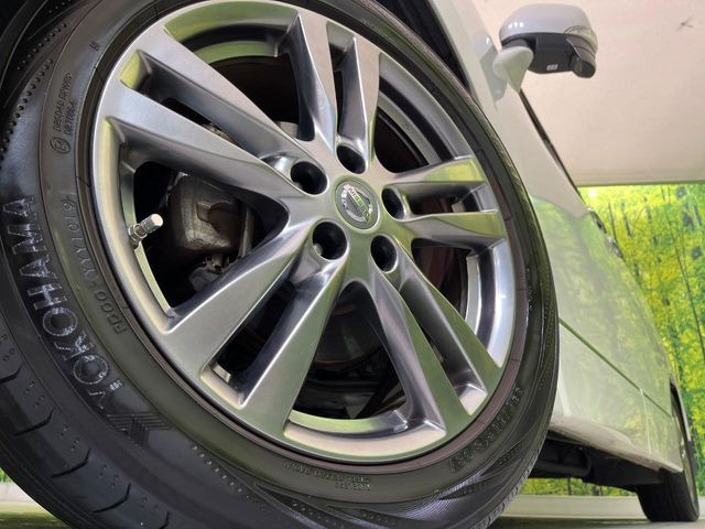 �y����18�C���`�A���~�z�C�[���z�O�ςɃ}�b�`���������A���~�z�C�[���𑕒����Ă���܂��B�e��ЊO�A���~�z�C�[����A�X�^�b�h���X�^�C�����戵�����Ă���܂��B���񂲑��k����������