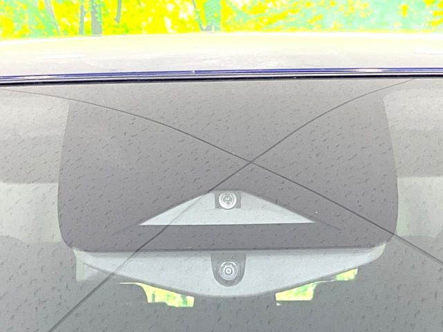 �y�C���e���W�F���g�G�}�[�W�F���V�[�u���[�L�z�t�����g�J�����őO���̎ԗ�����s�҂����m�B�Փ˂������Ȏ��͏Փ˔�Q�y���u���[�L���쓮�A�Փˉ�����T�|�[�g�B�����S�Ƀh���C�u�����y���݂��������܂��B