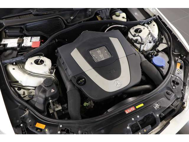 3.5L V�^6�C��DOHC�A272ps/35.7kgm�A�S��&times;�S��&times;�S��mm 5105&times;1870&times;1485mm�A�ԗ��d�� 1940kg