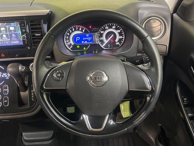 �y�����v�����X�e�A�����O�z�㎿�Ȋv���g�p���邱�ƂŁA��ɂ����������݂ƂĂ��^�]���₷���n���h���ł���