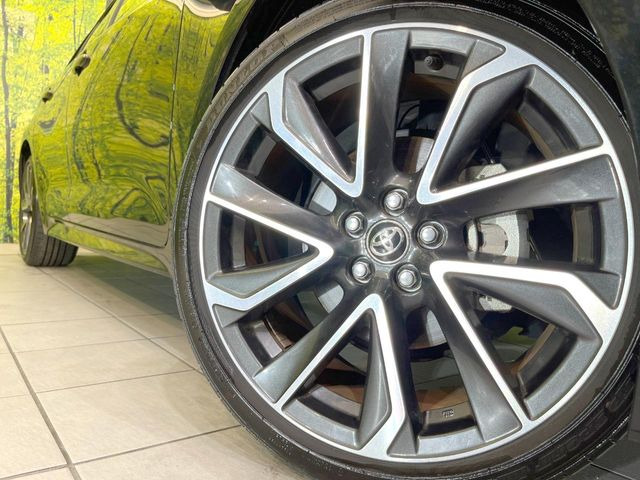 �y����18�C���`�A���~�z�C�[���z�O�ςɃ}�b�`���������A���~�z�C�[���𑕒����Ă���܂��B�e��ЊO�A���~�z�C�[����A�X�^�b�h���X�^�C�����戵�����Ă���܂��B���񂲑��k����������