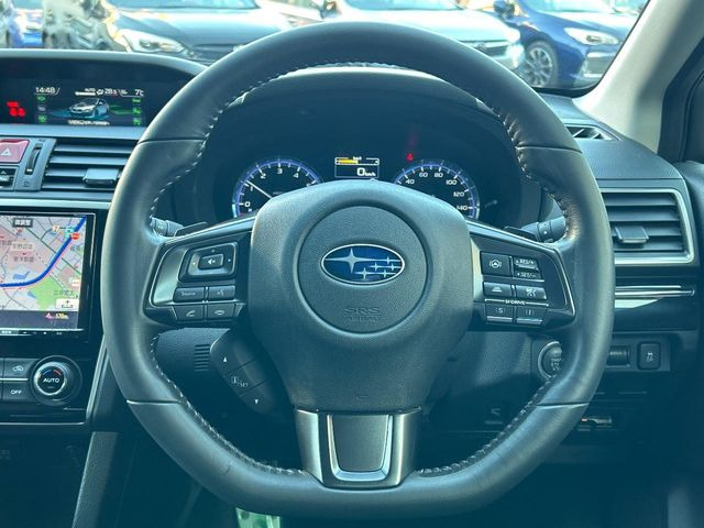 �y�����v�����X�e�A�����O�z�㎿�Ȋv���g�p���邱�ƂŁA��ɂ����������݂ƂĂ��^�]���₷���n���h���ł���