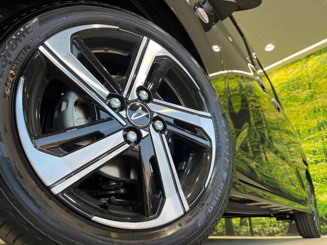 �y����15�C���`�A���~�z�C�[���z�O�ςɃ}�b�`���������A���~�z�C�[���𑕒����Ă���܂��B�e��ЊO�A���~�z�C�[����A�X�^�b�h���X�^�C�����戵�����Ă���܂��B���񂲑��k����������