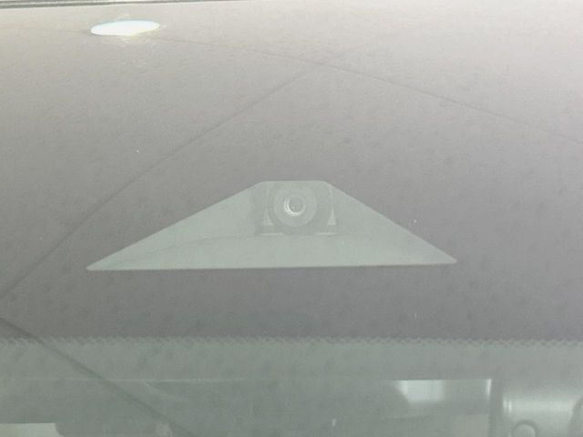 �y�C���e���W�F���g�G�}�[�W�F���V�[�u���[�L�z�t�����g�J�����őO���̎ԗ�����s�҂����m�B�Փ˂������Ȏ��͏Փ˔�Q�y���u���[�L���쓮�A�Փˉ�����T�|�[�g�B�����S�Ƀh���C�u�����y���݂��������܂��B