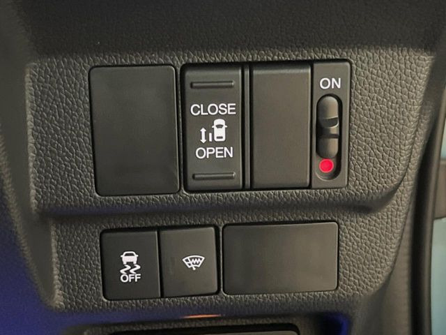 �y�p���[�X���C�h�h�A�z�X�}�[�g�L�[��^�]�Ȃ̃X�C�b�`�ŃX���C�h�h�A�̊J���\���d��������͂����ăh�A���J����K�v�������A���������q�l�ł��A�d���ו��������Ă��鎞�����N�ɊJ���߂ł��܂���