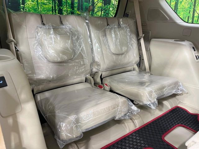 3列目シートはもちろん状態良好☆大人でもゆったりと座って頂けますので、大人数でのお出かけもラクラクです♪ご家族で、気の知れた仲間で、ドライブに行くのが楽しみですね♪