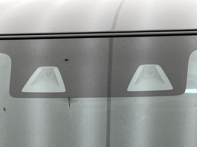 �y�X�Y�L �Z�[�t�e�B�T�|�[�g�z���s���ɑO���̎ԗ�����F�����A�Փ˂������Ȏ��͌x��ƃu���[�L�ŏՓˉ���Ɣ�Q�y�����A�V�X�g�B�����S�Ƀh���C�u�����y���݂��������܂��B