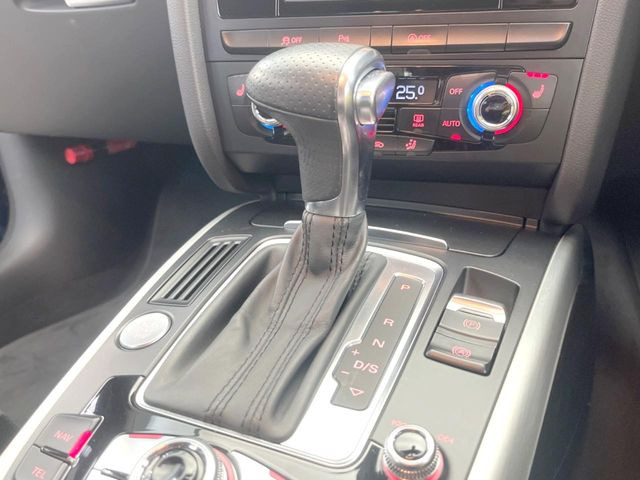 ●シフトノブの使用感も少なく、良好な状態です。