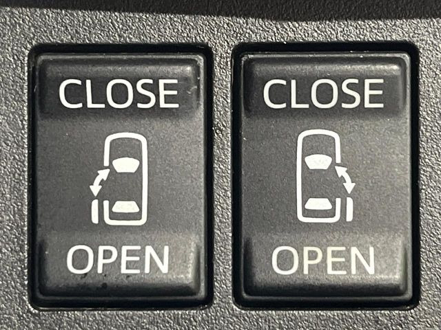 �y�����X���C�h�h�A�z���ԏ�ŗׂ̎ԂƂ̊Ԋu���������ɂ������A�X���C�h�h�A�Ȃ���S!�h�A�I�[�v������������炸�A�J�������L���̂ŏ��~�肪�Ƃ��Ă��ȒP�ł��B�傫�ȉו��̏o���������Ȃ���\��