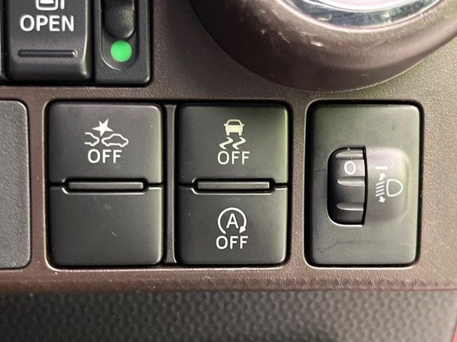 �y�X�}�[�g�A�V�X�g�z���s���ɑO���̎ԗ�����F�����A�Փ˂������Ȏ��͌x��ƃu���[�L�ŏՓˉ���Ɣ�Q�y�����A�V�X�g�B�����S�Ƀh���C�u�����y���݂��������܂��B