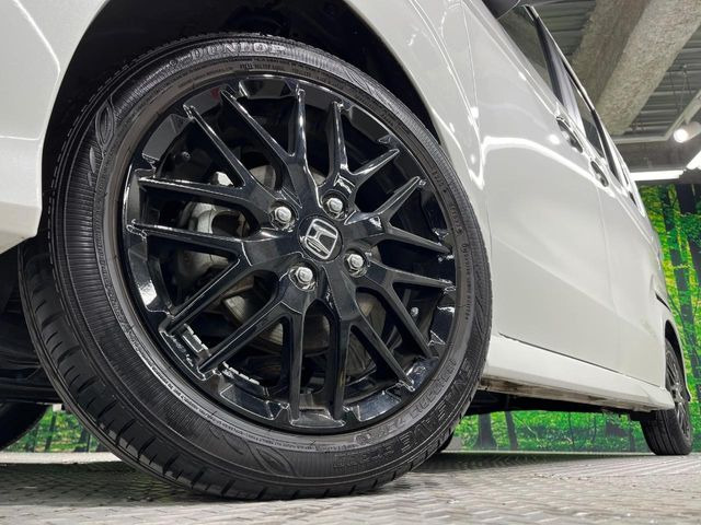 �y����15�C���`�A���~�z�C�[���z�O�ςɃ}�b�`���������A���~�z�C�[���𑕒����Ă���܂��B�e��ЊO�A���~�z�C�[����A�X�^�b�h���X�^�C�����戵�����Ă���܂��B���񂲑��k����������