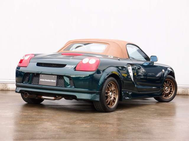 ���[�U�[�l�����ɂ����J�X�^��MR-S�̓���!�O���͓��F�h���ς݂ƂȂ�A�w�b�h���C�g�����Y�͐V�i�����ς݁B���s117,257km���N���b�`�ꎮ�����A�`�F�[���e���V���i�[�ȂǑ����̐�����������L