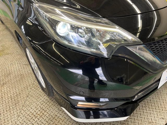 �yLED�w�b�h���C�g�z���V����ԑ��s�����ǍD�Ȏ��E���m�ۂ����S���ĉ^�]�ł��鍂�P�xLED�w�b�h���C�g�𑕔�!�_�����x�������A����d�͂��}�����Ă��܂��B