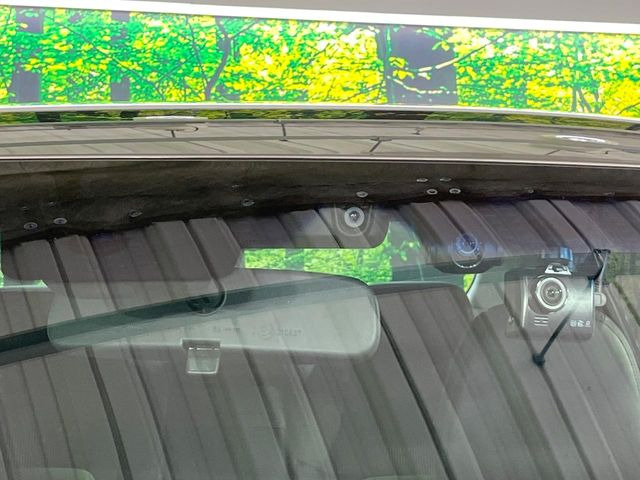 �y�G�}�[�W�F���V�[�u���[�L�z���s���ɑO���̎ԗ�����F�����A�Փ˂������Ȏ��͌x��ƃu���[�L�ŏՓˉ���Ɣ�Q�y�����A�V�X�g�B�����S�Ƀh���C�u�����y���݂��������܂��B