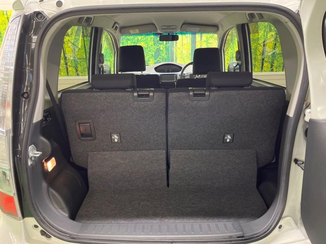 ���i�̂���������ʋ΁A���}���ɏ\���ȉ׎��X�y�[�X���m�ۂ��Ă���܂��B�Z�J���h�V�[�g��|���ƁA�傫�ȉו��̐ύڂ��\�ł���