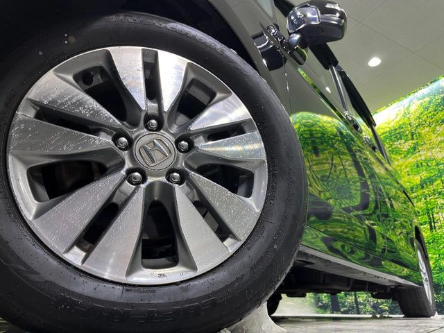 �y����16�C���`�A���~�z�C�[���z�O�ςɃ}�b�`���������A���~�z�C�[���𑕒����Ă���܂��B�e��ЊO�A���~�z�C�[����A�X�^�b�h���X�^�C�����戵�����Ă���܂��B���񂲑��k����������