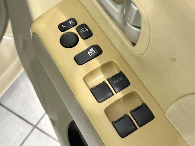 �y�d���i�[�~���[�z�T�C�h�~���[�͓d���i�[���ƂȂ��Ă���A�������ԏ�ł��L�Y�������X�N��}�����܂��B