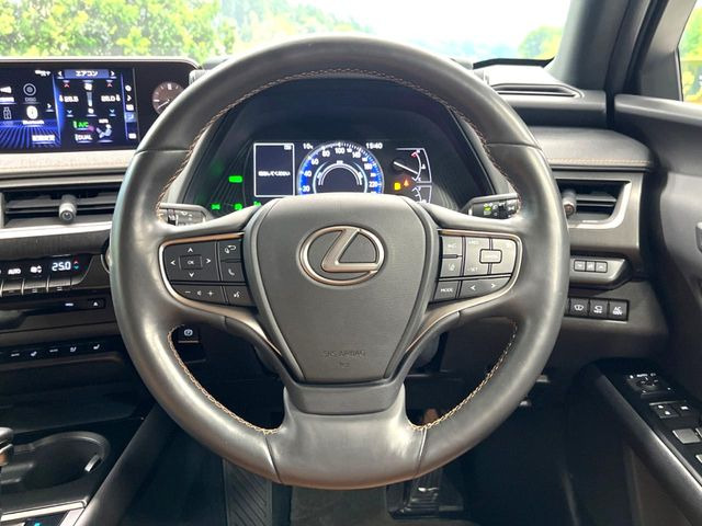 �y�����v�����X�e�A�����O�z�㎿�Ȋv���g�p���邱�ƂŁA��ɂ����������݂ƂĂ��^�]���₷���n���h���ł���