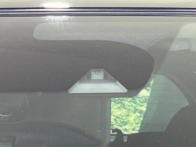 �y�C���e���W�F���g�G�}�[�W�F���V�[�u���[�L�z�t�����g�J�����őO���̎ԗ�����s�҂����m�B�Փ˂������Ȏ��͏Փ˔�Q�y���u���[�L���쓮�A�Փˉ�����T�|�[�g�B�����S�Ƀh���C�u�����y���݂��������܂��B