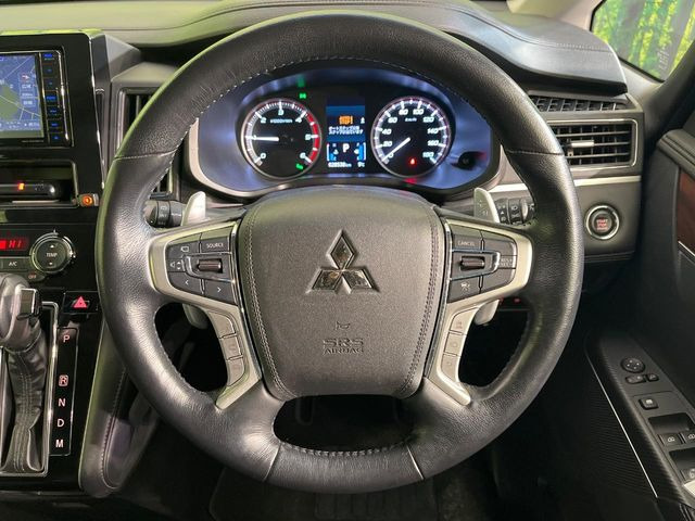 �y�����v�����X�e�A�����O�z�㎿�Ȋv���g�p���邱�ƂŁA��ɂ����������݂ƂĂ��^�]���₷���n���h���ł���