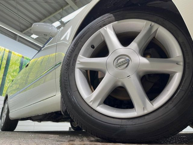 �y����17�C���`�A���~�z�C�[���z�O�ςɃ}�b�`���������A���~�z�C�[���𑕒����Ă���܂��B�e��ЊO�A���~�z�C�[����A�X�^�b�h���X�^�C�����戵�����Ă���܂��B���񂲑��k����������