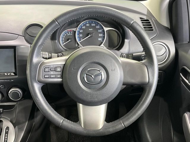 �y�����v�����X�e�A�����O�z�㎿�Ȋv���g�p���邱�ƂŁA��ɂ����������݂ƂĂ��^�]���₷���n���h���ł���