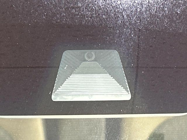 �y�z���_�Z���V���O�z���s���ɑO���̎ԗ�����F�����A�Փ˂������Ȏ��͌x��ƃu���[�L�ŏՓˉ���Ɣ�Q�y�����A�V�X�g�B�����S�Ƀh���C�u�����y���݂��������܂��B