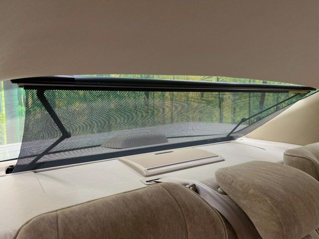 �y���A�T���V�F�[�h�z��������ԊO����̌���ῂ����Ƃ��Ƀ{�^����Ŏg����A�i�[�^�C�v�̃T���V�F�[�h�𑕔��B��Ȃɏ�������q�l���E�g�E�g�����������ȂǁA���Ђ����p����������