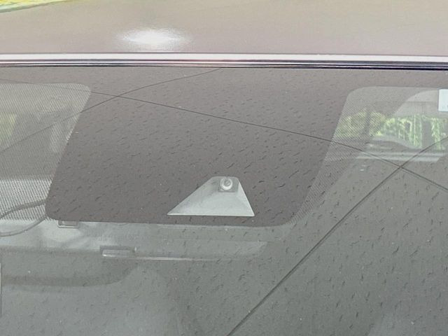 �y�C���e���W�F���g�G�}�[�W�F���V�[�u���[�L�z�t�����g�J�����őO���̎ԗ�����s�҂����m�B�Փ˂������Ȏ��͏Փ˔�Q�y���u���[�L���쓮�A�Փˉ�����T�|�[�g�B�����S�Ƀh���C�u�����y���݂��������܂��B