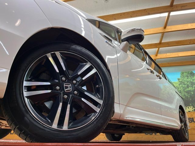 �y����17�C���`�A���~�z�C�[���z�O�ςɃ}�b�`���������A���~�z�C�[���𑕒����Ă���܂��B�e��ЊO�A���~�z�C�[����A�X�^�b�h���X�^�C�����戵�����Ă���܂��B���񂲑��k����������