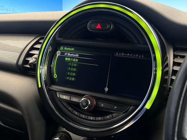 ��Bluetooth:���莝���̃X�}�[�g�t�H���ȂǂƐڑ����A�n���Y�t���[�ʘb��Տꊴ����~���[�W�b�N�Đ������y���݂��������܂��B�����ڑ��ł��̂Ŕς킵��������܂����