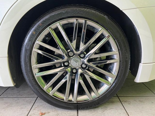 �y�����A���~�z�C�[���z�O�ςɃ}�b�`���������A���~�z�C�[���𑕒����Ă���܂��B�e��ЊO�A���~�z�C�[����A�X�^�b�h���X�^�C�����戵�����Ă���܂��B���񂲑��k����������