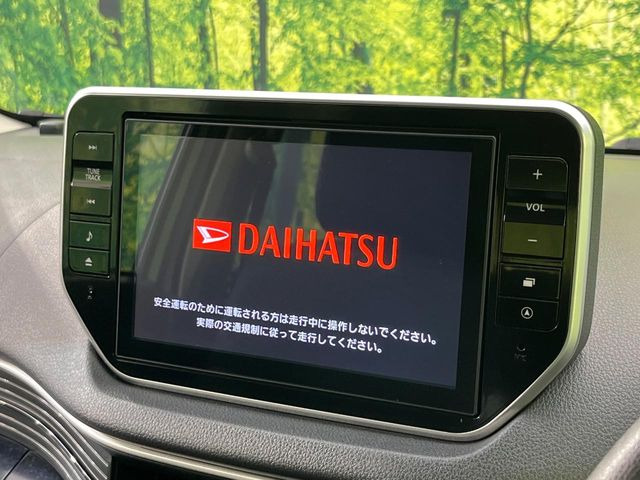 �y�����i�r�z�l�C�̏����i�r�𑕔����Ă���܂��B�i�r�̎g���₷���͂������A�I�[�f�B�I�@�\���[��!�L�����v�◷�s�͂������A�ʋ΂┃�����ȂǕ��i�̃h���C�u���y�����Ȃ�͂���