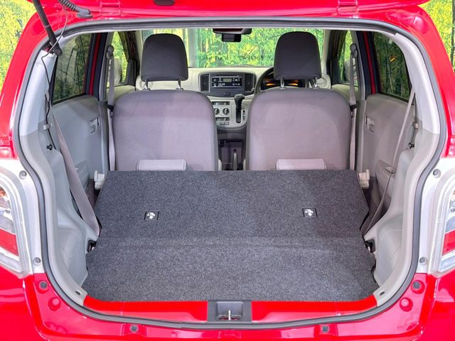 ���i�̂���������ʋ΁A���}���ɏ\���ȉ׎��X�y�[�X���m�ۂ��Ă���܂��B�Z�J���h�V�[�g��|���ƁA�傫�ȉו��̐ύڂ��\�ł���