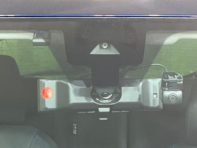 �y�C���e���W�F���g�G�}�[�W�F���V�[�u���[�L�z�t�����g�J�����őO���̎ԗ�����s�҂����m�B�Փ˂������Ȏ��͏Փ˔�Q�y���u���[�L���쓮�A�Փˉ�����T�|�[�g�B�����S�Ƀh���C�u�����y���݂��������܂��B