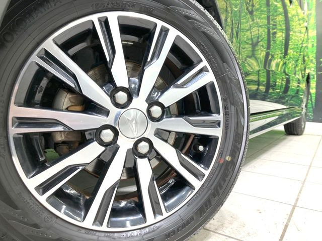 �y����14�C���`�A���~�z�C�[���z�O�ςɃ}�b�`���������A���~�z�C�[���𑕒����Ă���܂��B�e��ЊO�A���~�z�C�[����A�X�^�b�h���X�^�C�����戵�����Ă���܂��B���񂲑��k����������