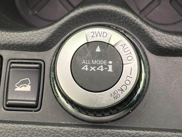 �y�I�[�����[�h4&times;4�z2WD/4WD���[�h����y�ɐ؂�ւ��\�B�R��d����2WD�A�X�^�b�N���ɖ𗧂�LOCK�AAUTO���[�h�ł�4WD�̔z���������Œ������A�H�ʏ󋵂��킸���肵��������T�|�[�g�B