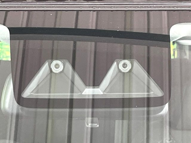 �y�X�}�[�g�A�V�X�g�z���s���ɑO���̎ԗ�����F�����A�Փ˂������Ȏ��͌x��ƃu���[�L�ŏՓˉ���Ɣ�Q�y�����A�V�X�g�B�����S�Ƀh���C�u�����y���݂��������܂��B