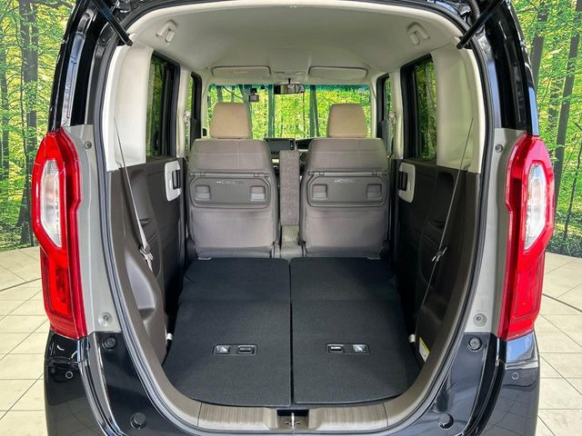 ���i�̂���������ʋ΁A���}���ɏ\���ȉ׎��X�y�[�X���m�ۂ��Ă���܂��B�Z�J���h�V�[�g��|���ƁA�傫�ȉו��̐ύڂ��\�ł���