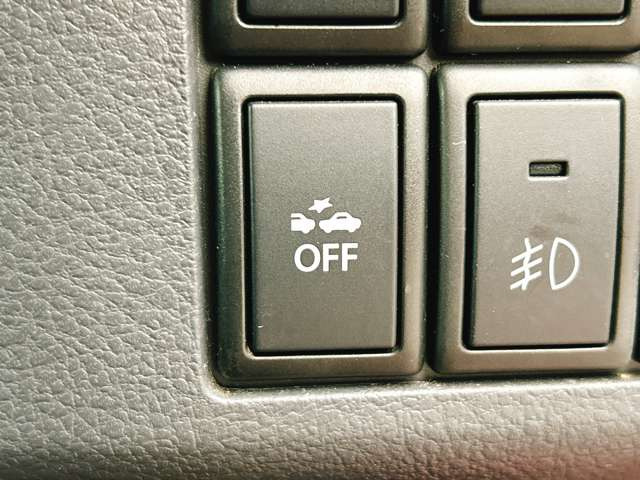 �y�Փˌy�����u�z���s���ɑO���̎ԗ�����F�����A�Փ˂������Ȏ��͌x��ƃu���[�L�ŏՓˉ���Ɣ�Q�y�����A�V�X�g�B�����S�Ƀh���C�u�����y���݂��������܂��B