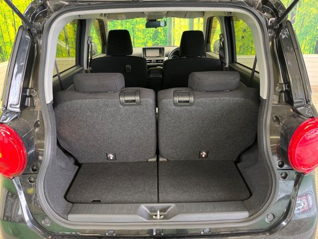 ���i�̂���������ʋ΁A���}���ɏ\���ȉ׎��X�y�[�X���m�ۂ��Ă���܂��B�Z�J���h�V�[�g��|���ƁA�傫�ȉו��̐ύڂ��\�ł���