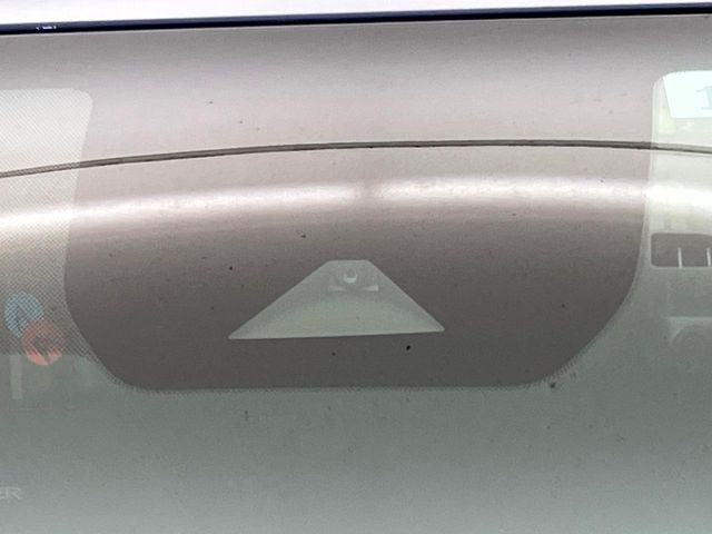 �y�C���e���W�F���g�G�}�[�W�F���V�[�u���[�L�z�t�����g�J�����őO���̎ԗ�����s�҂����m�B�Փ˂������Ȏ��͏Փ˔�Q�y���u���[�L���쓮�A�Փˉ�����T�|�[�g�B�����S�Ƀh���C�u�����y���݂��������܂��B