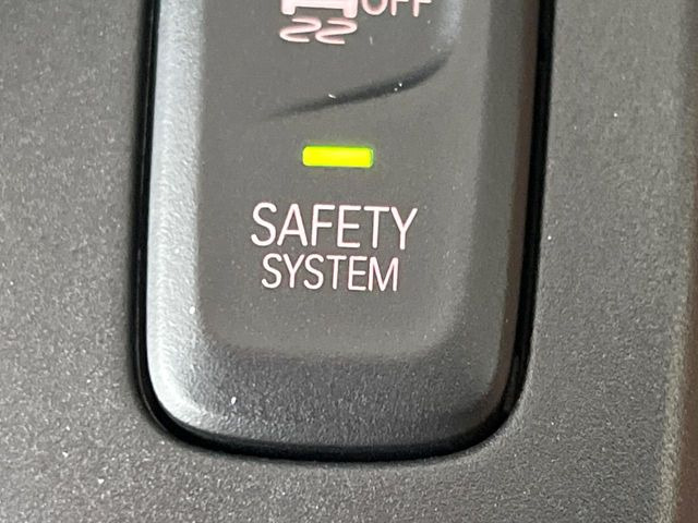 �y�g���^�Z�[�t�e�B�Z���X�z���s���ɑO���̎ԗ�����F�����A�Փ˂������Ȏ��͌x��ƃu���[�L�ŏՓˉ���Ɣ�Q�y�����A�V�X�g�B�����S�Ƀh���C�u�����y���݂��������܂��B