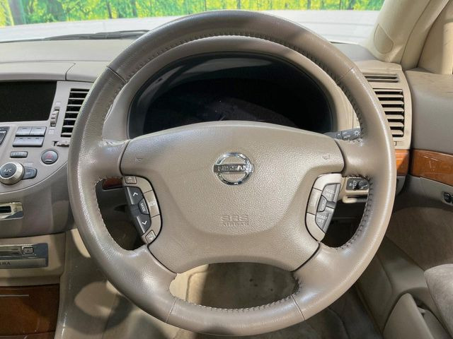 �y�����v�����X�e�A�����O�z�㎿�Ȋv���g�p���邱�ƂŁA��ɂ����������݂ƂĂ��^�]���₷���n���h���ł���