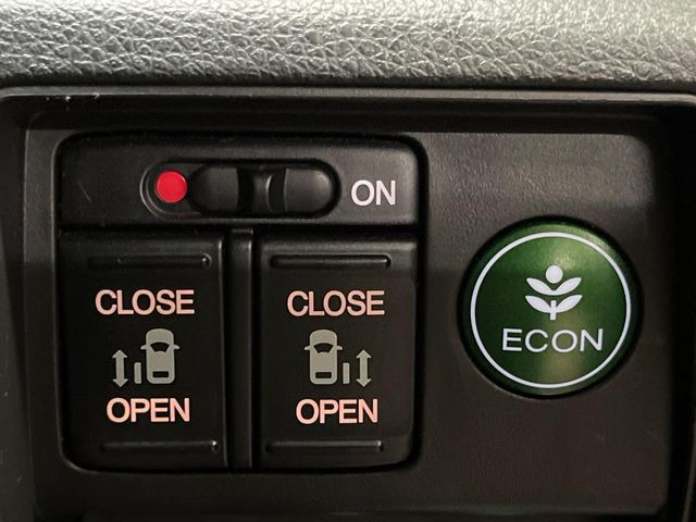 �y�����p���[�X���C�h�h�A�z�X�}�[�g�L�[��^�]�Ȃ̃X�C�b�`�Ō�ȗ����X���C�h�h�A�̊J���\���d��������͂����ăh�A���J����K�v�������A�����Ȃ��q�l�ł��ȒP�ɊJ���߂ł����K�ł���