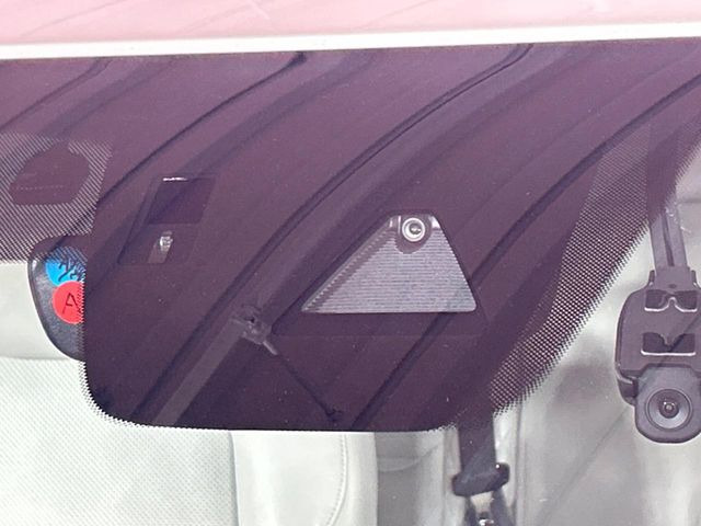 �yi-ACTIVESENSE�z���s���ɑO���̎ԗ�����F�����A�Փ˂������Ȏ��͌x��ƃu���[�L�ŏՓˉ���Ɣ�Q�y�����A�V�X�g�B�����S�Ƀh���C�u�����y���݂��������܂��B