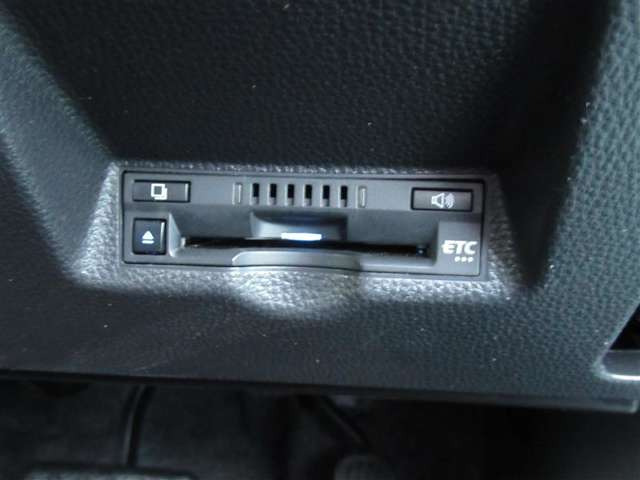 ヤリスクロス1.5 ハイブリッド X E-Four 4WD